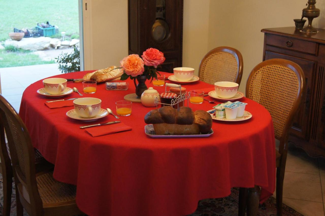 Acaba D'Entrar Bed & Breakfast Le Caylar Bagian luar foto
